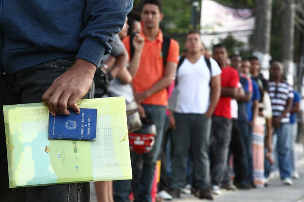 Falta trabalho para 22,7 milhões de pessoas no País, mostra IBGE 